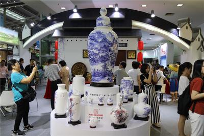 文博會(huì)圓滿落幕 十萬余件全球文化產(chǎn)品薈萃，文化活動(dòng)點(diǎn)亮創(chuàng)新之光